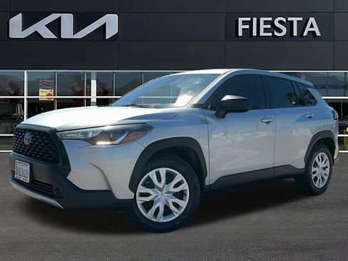 Used 2022 Toyota Corolla Cross L image 2