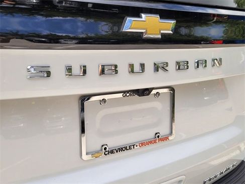 New 2025 Chevrolet Suburban Premier image 13