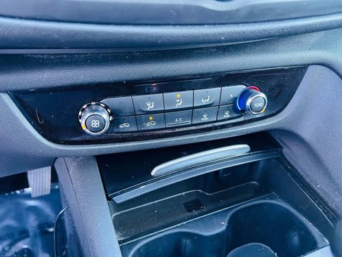 Used 2018 Buick Regal Preferred image 34