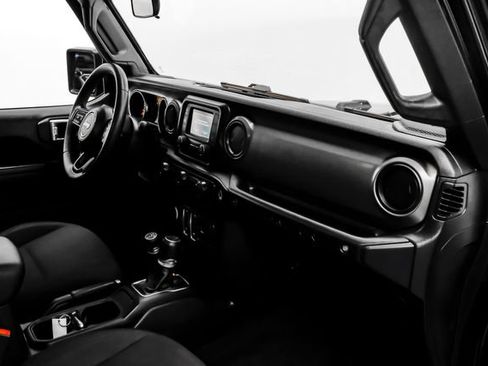 Used 2019 Jeep Wrangler Sport AWD/4WD image 16