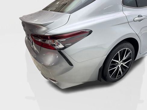Used 2024 Toyota Camry SE image 16