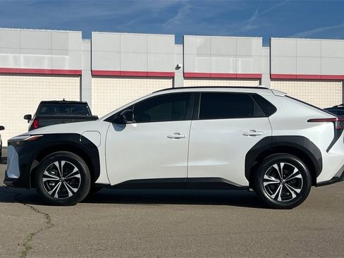 Used 2024 Toyota bZ4X XLE image 9