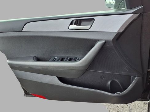 Used 2018 Hyundai Sonata SE image 16