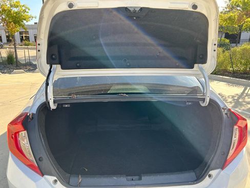 Used 2019 Honda Civic Touring image 30