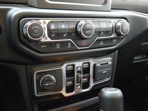 Used 2021 Jeep Wrangler Unlimited Sport image 28