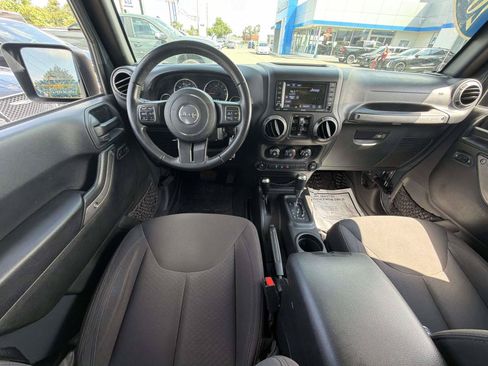 Used 2018 Jeep Wrangler Unlimited Sport S AWD/4WD image 14