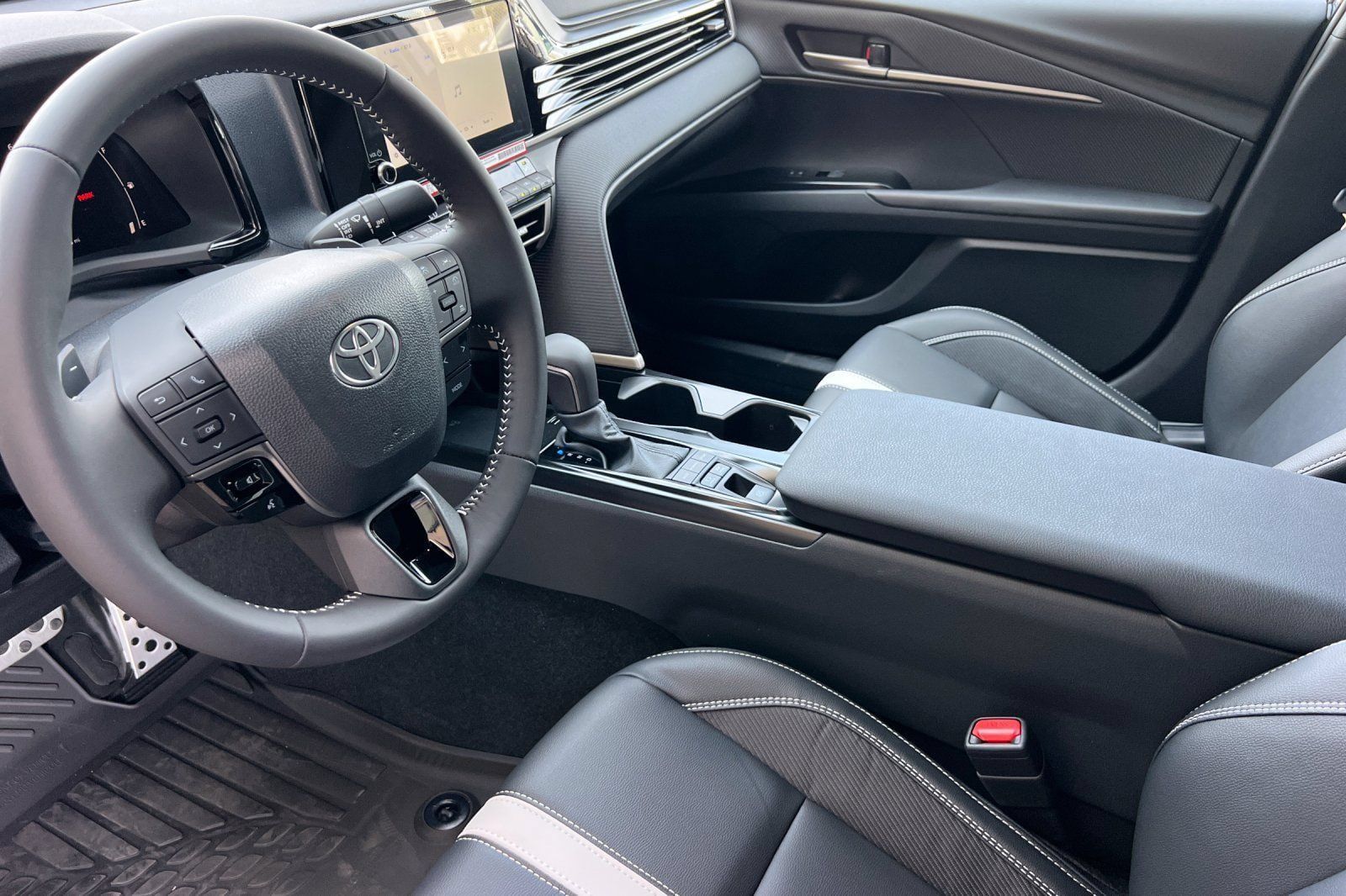 New 2026 Toyota Camry SE FWD image 9