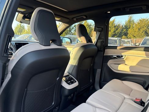 New 2026 Volvo XC90 B6 Plus image 22