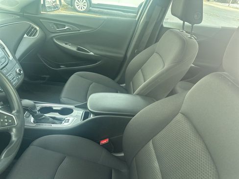 Used 2025 Chevrolet Malibu LT image 5