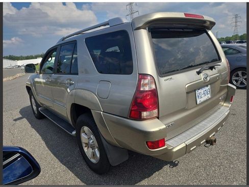 Used 2004 Toyota 4Runner Limited AWD/4WD image 14