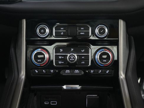 Used 2021 GMC Yukon Denali image 18