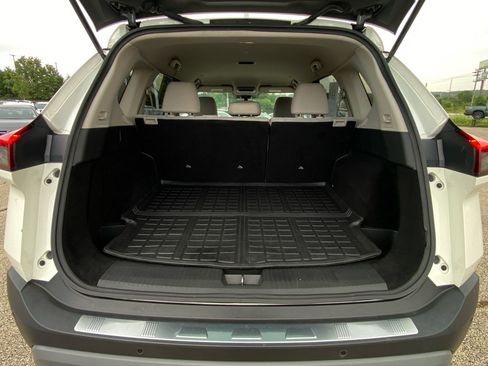 Used 2023 Nissan Rogue SV AWD/4WD image 12