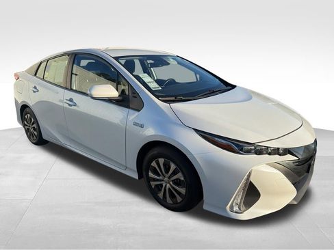 Used 2021 Toyota Prius Prime XLE w/ Carpet Mat Package (TMS) FWD image 6