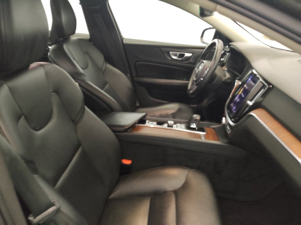 Used 2022 Volvo S60 B5 Momentum AWD/4WD image 21