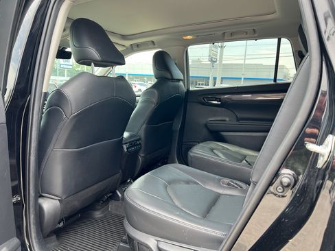 Used 2020 Toyota Highlander Platinum AWD/4WD image 10