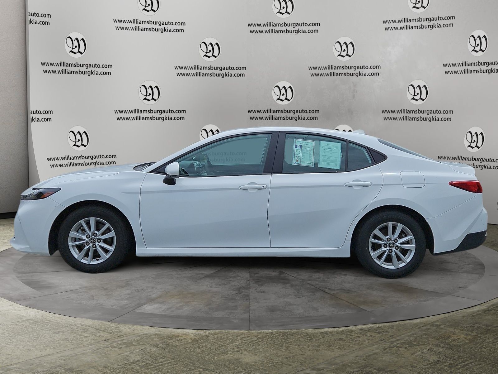 Used 2025 Toyota Camry LE FWD image 2