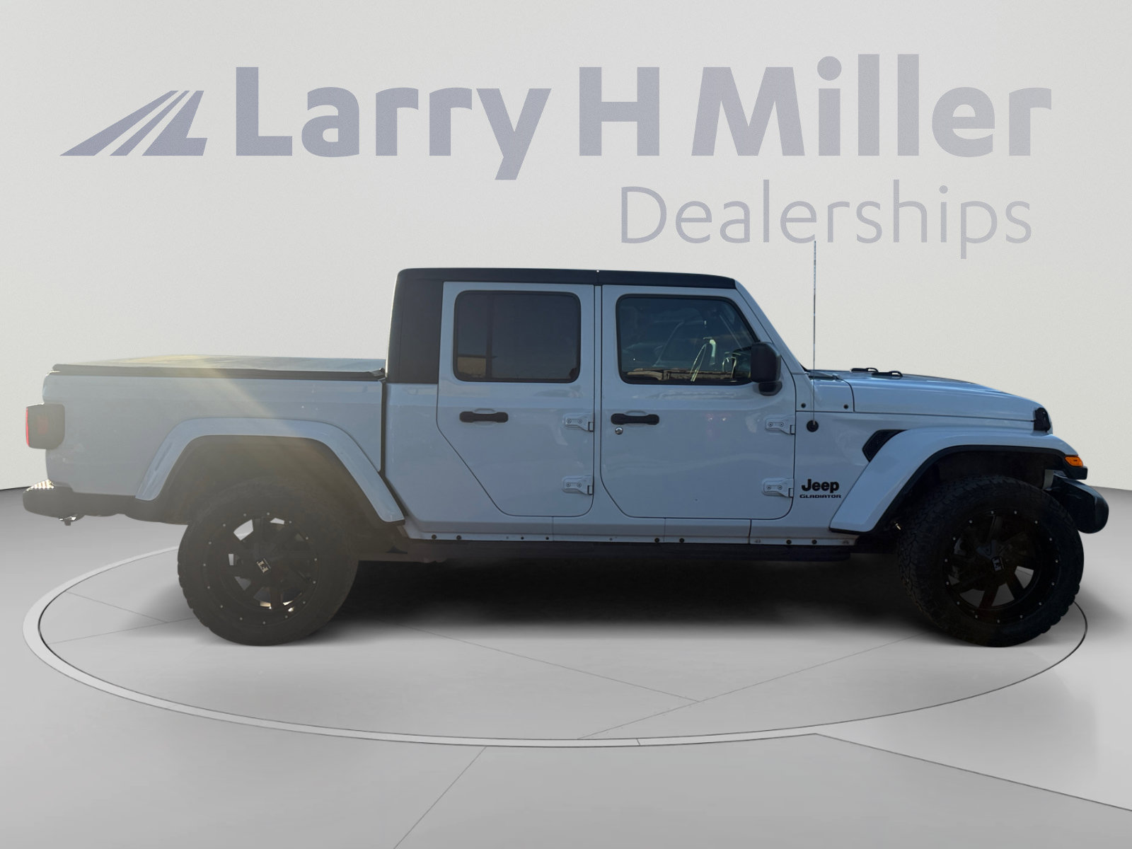 Used 2021 Jeep Gladiator Sport AWD/4WD image 6