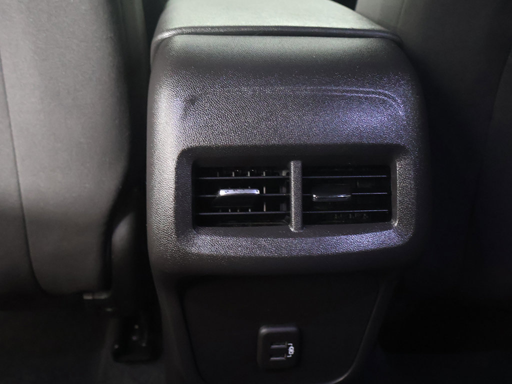 Used 2024 Chevrolet Equinox LT FWD image 46