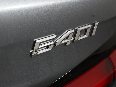 Used 2022 BMW 540i w/ Premium Package image 26