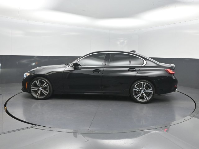 Used 2022 BMW 330i Sedan w/ Driving Assistance Package RWD image 3