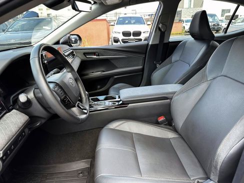 Used 2025 Toyota Camry XLE FWD image 15