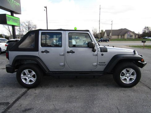 Used 2016 Jeep Wrangler Unlimited Sport w/ Connectivity Group image 8