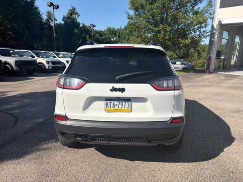 Used 2022 Jeep Cherokee Latitude AWD/4WD image 5