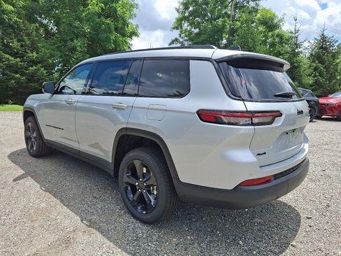 New 2025 Jeep Grand Cherokee L Altitude image 3