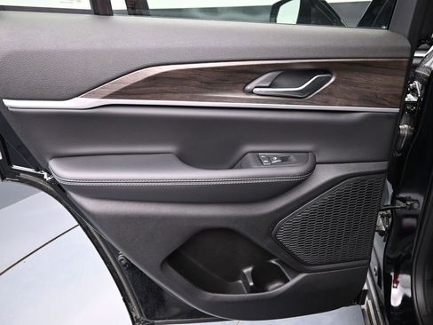 New 2026 Jeep Grand Cherokee Altitude AWD/4WD image 24