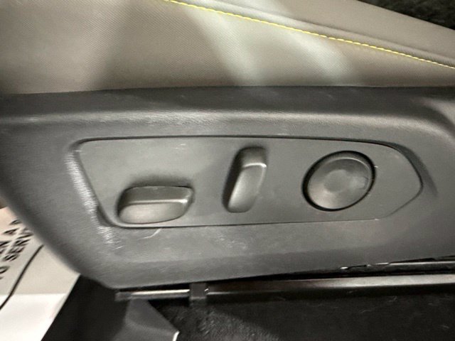 Used 2024 Chevrolet Colorado ZR2 w/ Technology Package AWD/4WD image 18