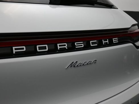 Certified 2026 Porsche Macan AWD/4WD image 14