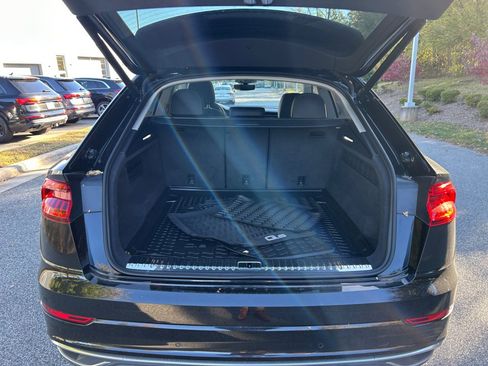 Used 2023 Audi Q8 Prestige image 15