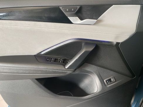 Certified 2025 Volkswagen Tiguan SE R-Line image 25