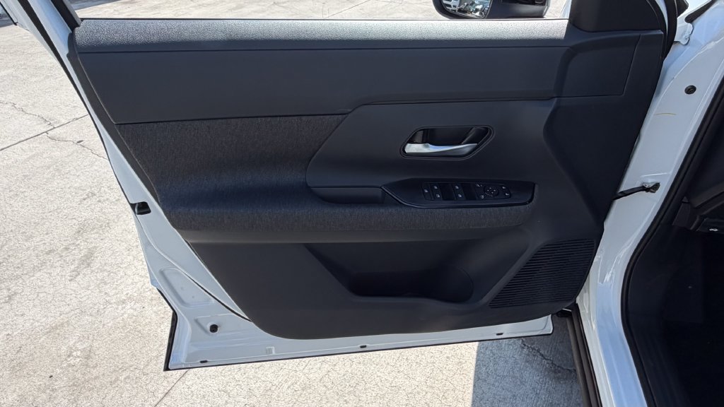 Used 2026 Nissan Kicks SV FWD image 14