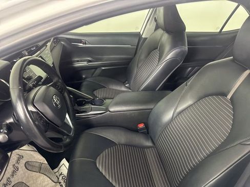 Used 2020 Toyota Camry SE image 25