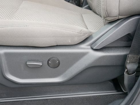 Certified 2022 Ford F250 XLT w/ XLT Premium Package image 13