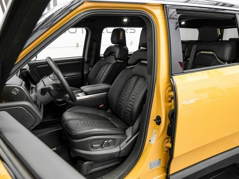 Used 2023 Rivian R1S Adventure image 32