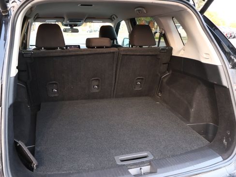 Used 2025 Nissan Rogue SV FWD image 21
