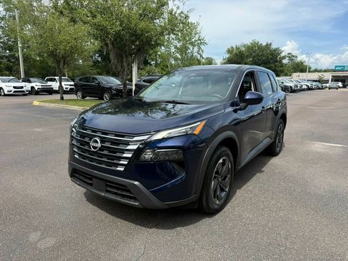 Used 2025 Nissan Rogue SV FWD image 1