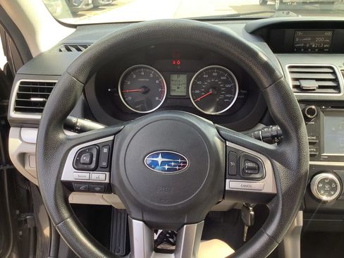 Used 2017 Subaru Forester 2.5i AWD/4WD image 22