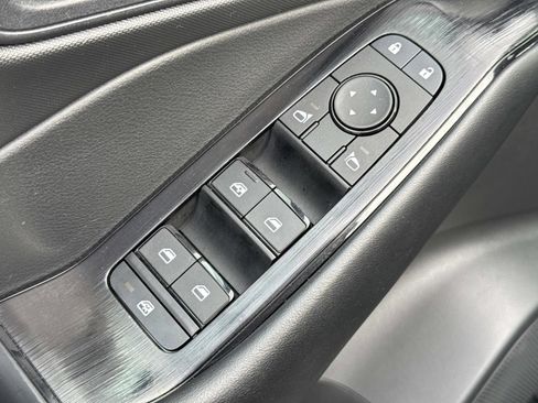 Certified 2025 Nissan Rogue S image 21