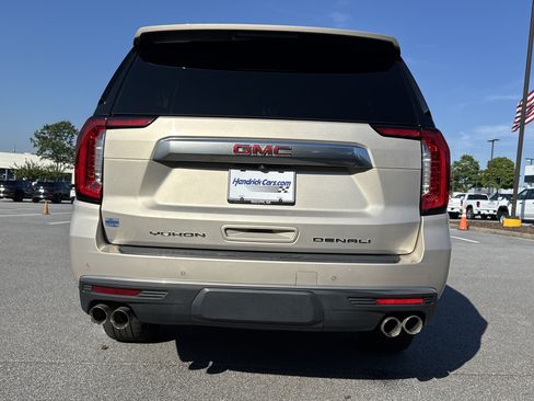 Used 2022 GMC Yukon XL Denali AWD/4WD image 9