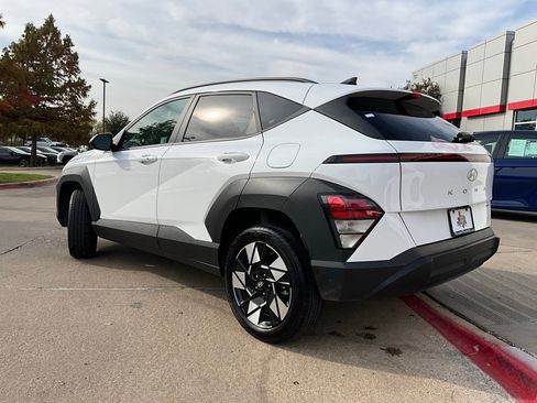 Used 2025 Hyundai Kona SEL image 8