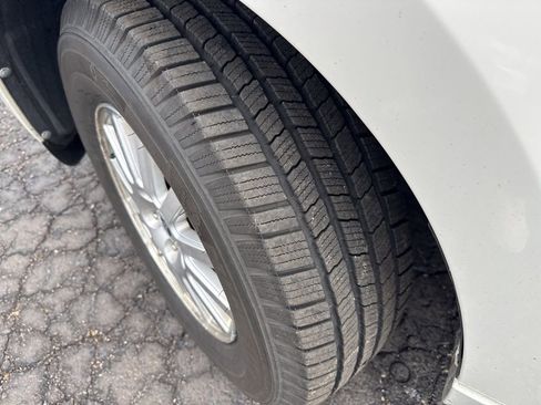 Used 2010 Mercury Mariner Premier image 3