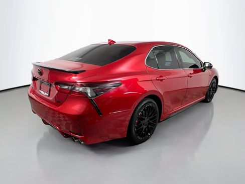 Used 2021 Toyota Camry SE FWD image 4