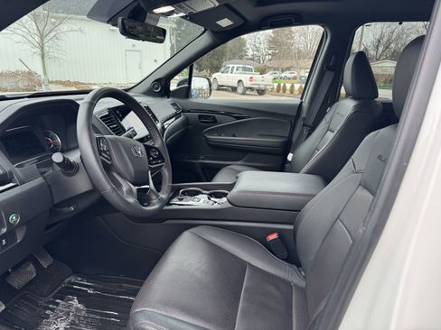 Used 2025 Honda Passport Black Edition image 16