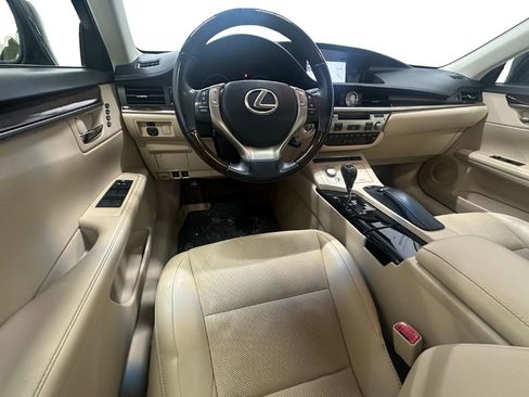 Used 2014 Lexus ES 350 w/ Premium Package image 16