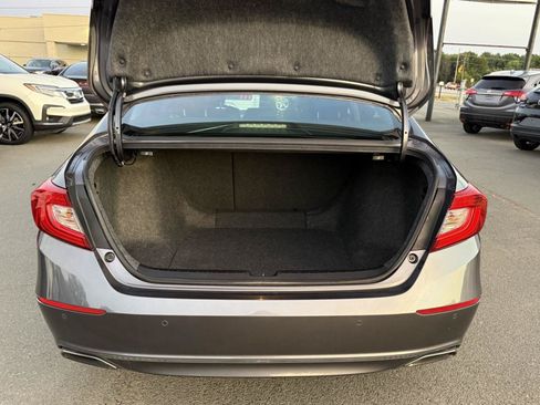 Used 2018 Honda Accord Touring image 11