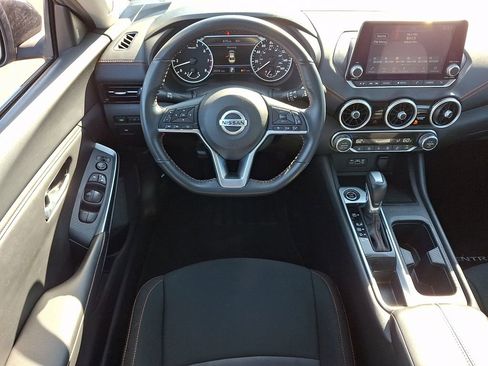 Certified 2023 Nissan Sentra SR FWD image 11