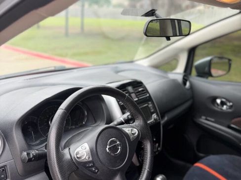 Used 2015 Nissan Versa Note SR w/ SR Convenience Package FWD image 10